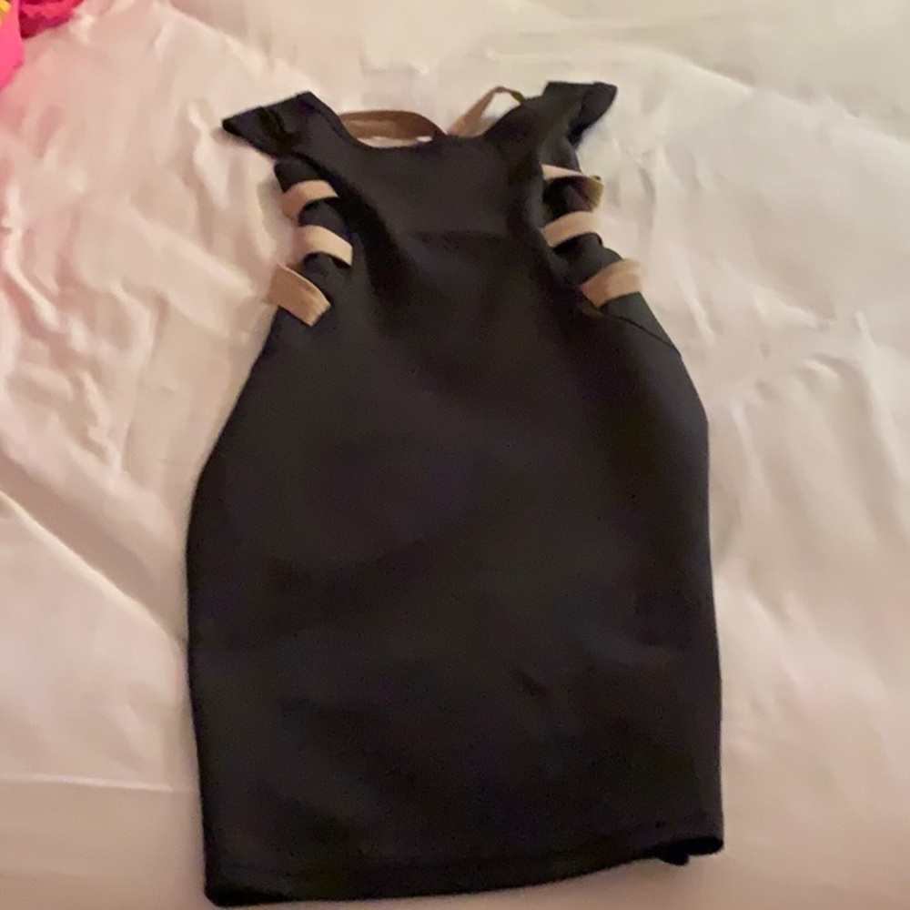 Dress - Picture 4 of 7